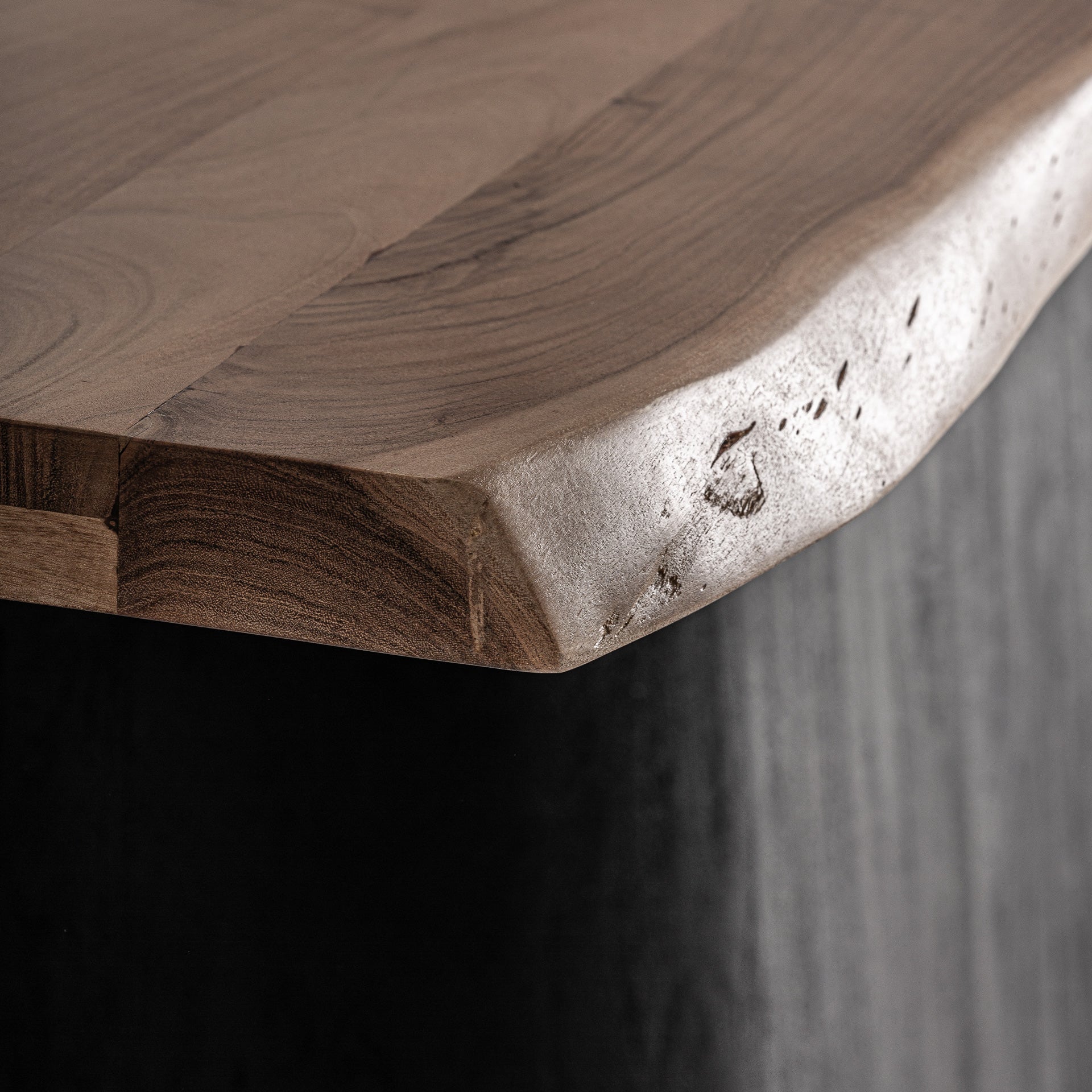 KNAITH DINING TABLE